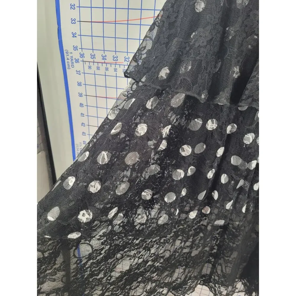 Pyramid collection lace